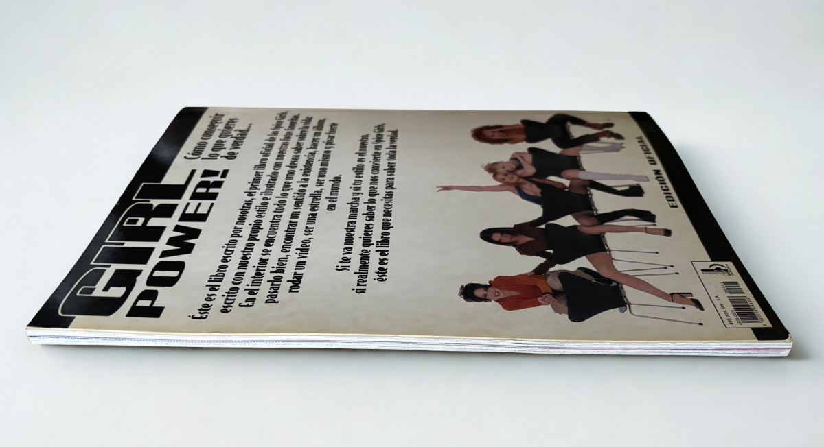 Girl Power: The Official Book de Spice Girls – Libro oficial 1997 | Fotografías y cultura pop de los 90 | Libro vintage - Image 4